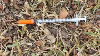 syringe needle drugs health addiction narcotic dependency 817256